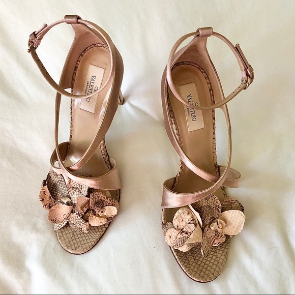 Valentino Garavani Snakeskin Flower Satin Heels - Picture 4 of 13